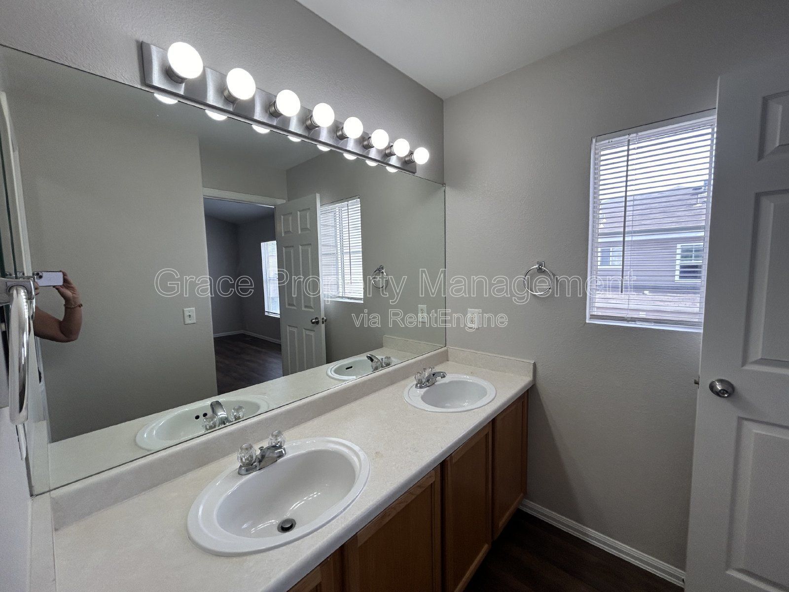 Gallery Image 16