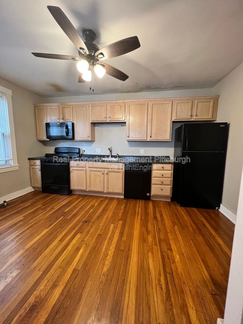 Gallery Image 0
