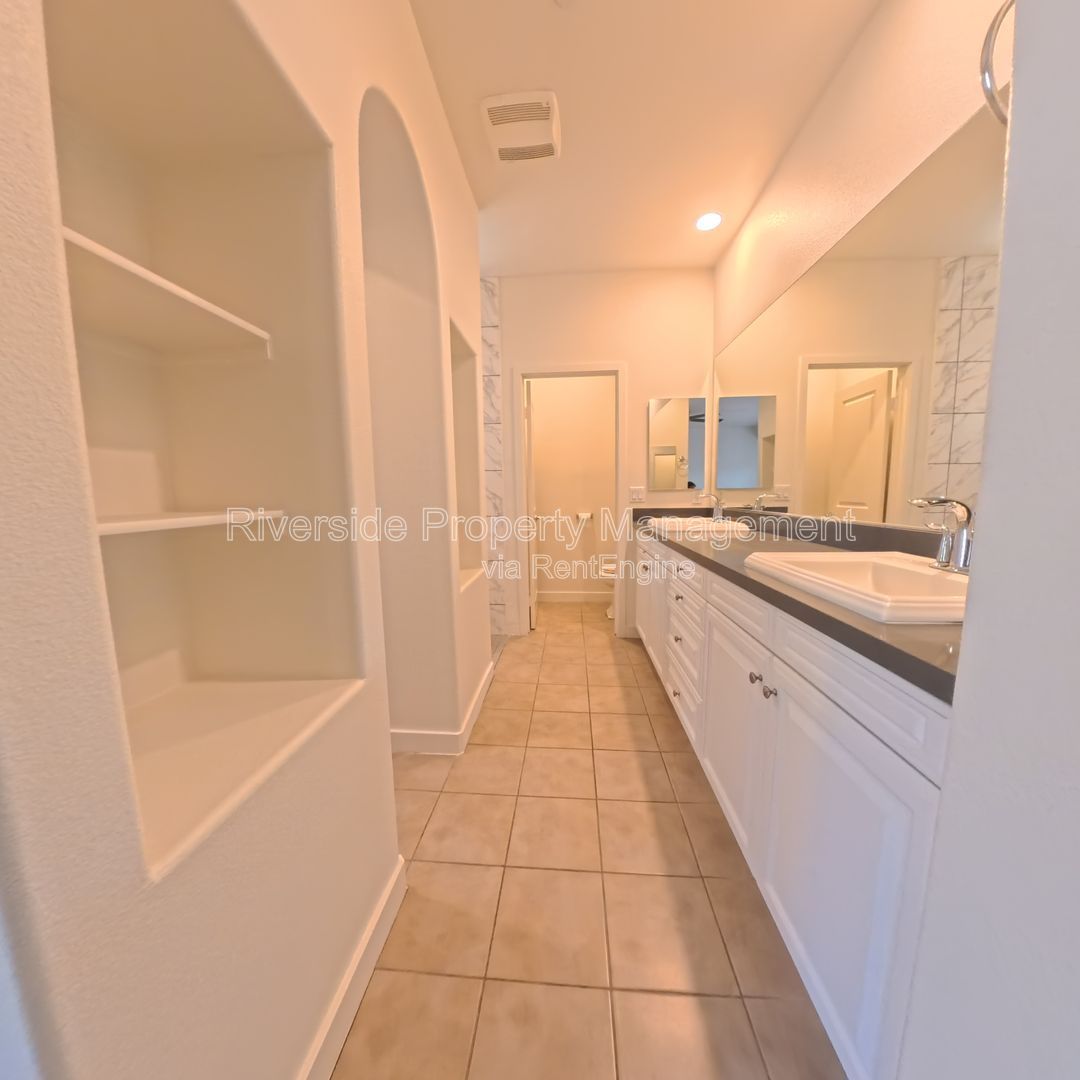 Gallery Image 30
