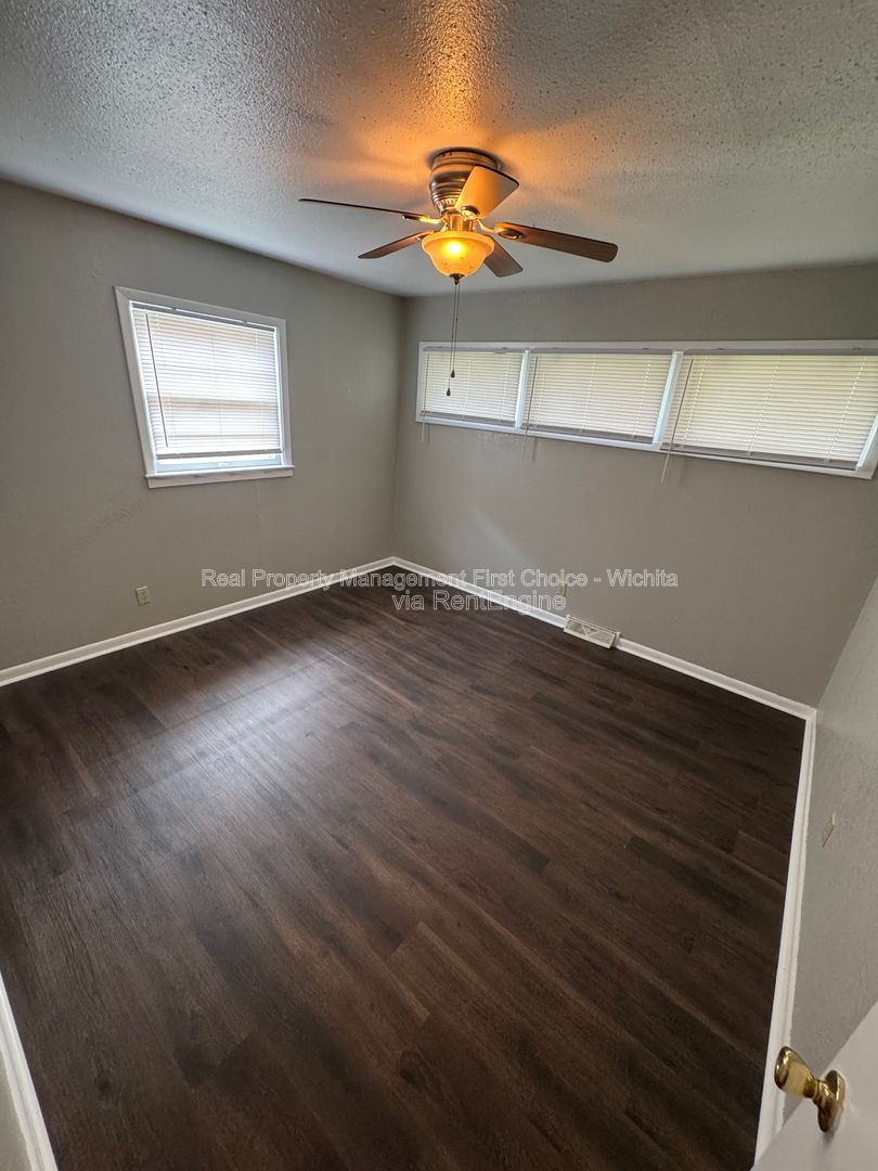 Gallery Image 25