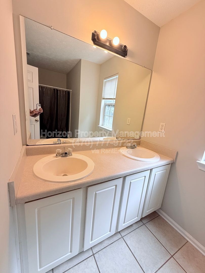 Gallery Image 16