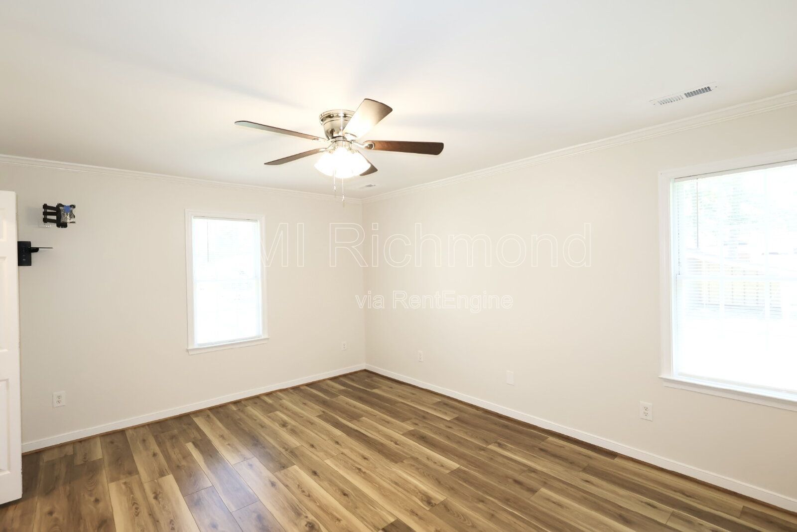 Gallery Image 25
