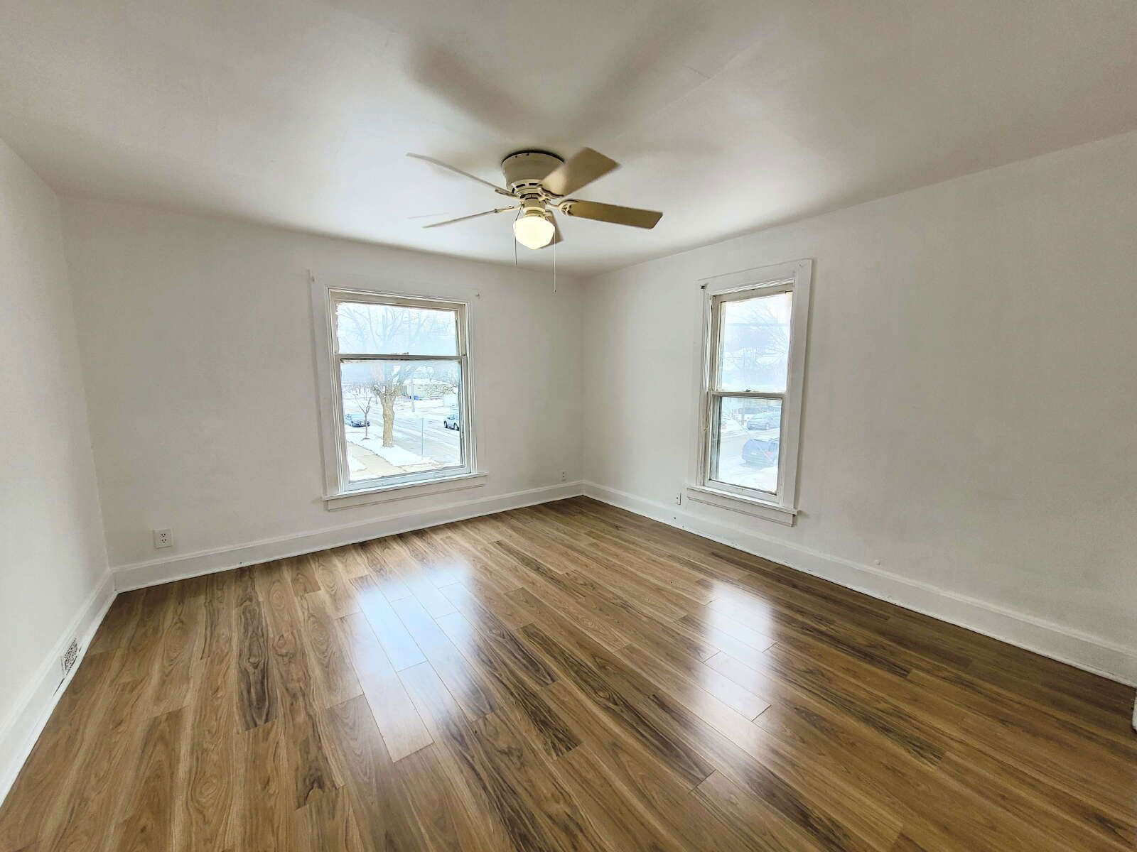 Gallery Image 0