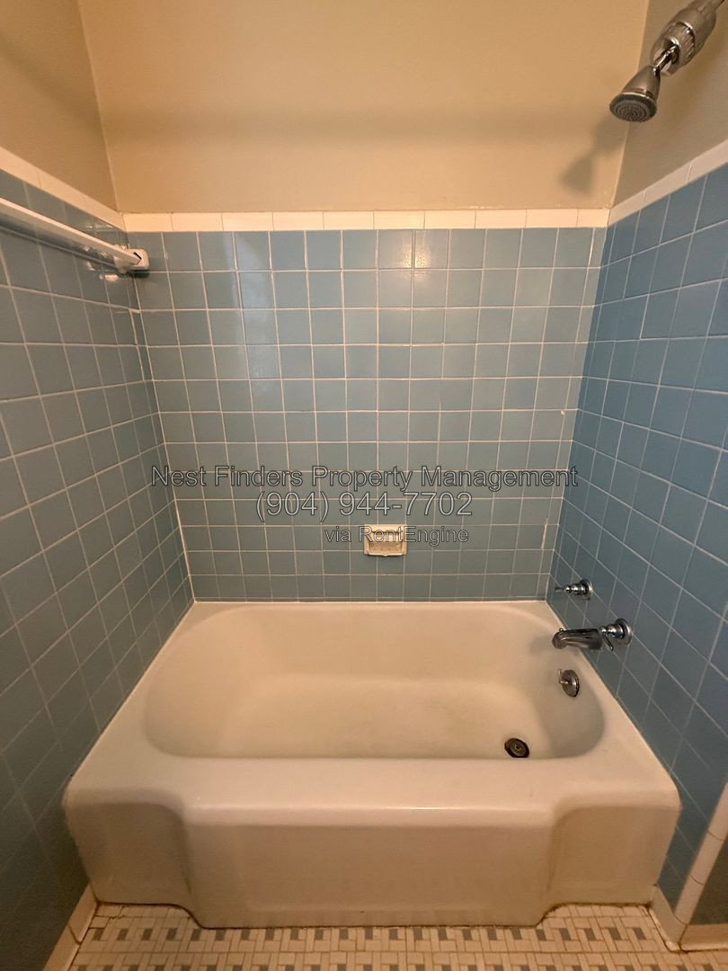 Gallery Image 13