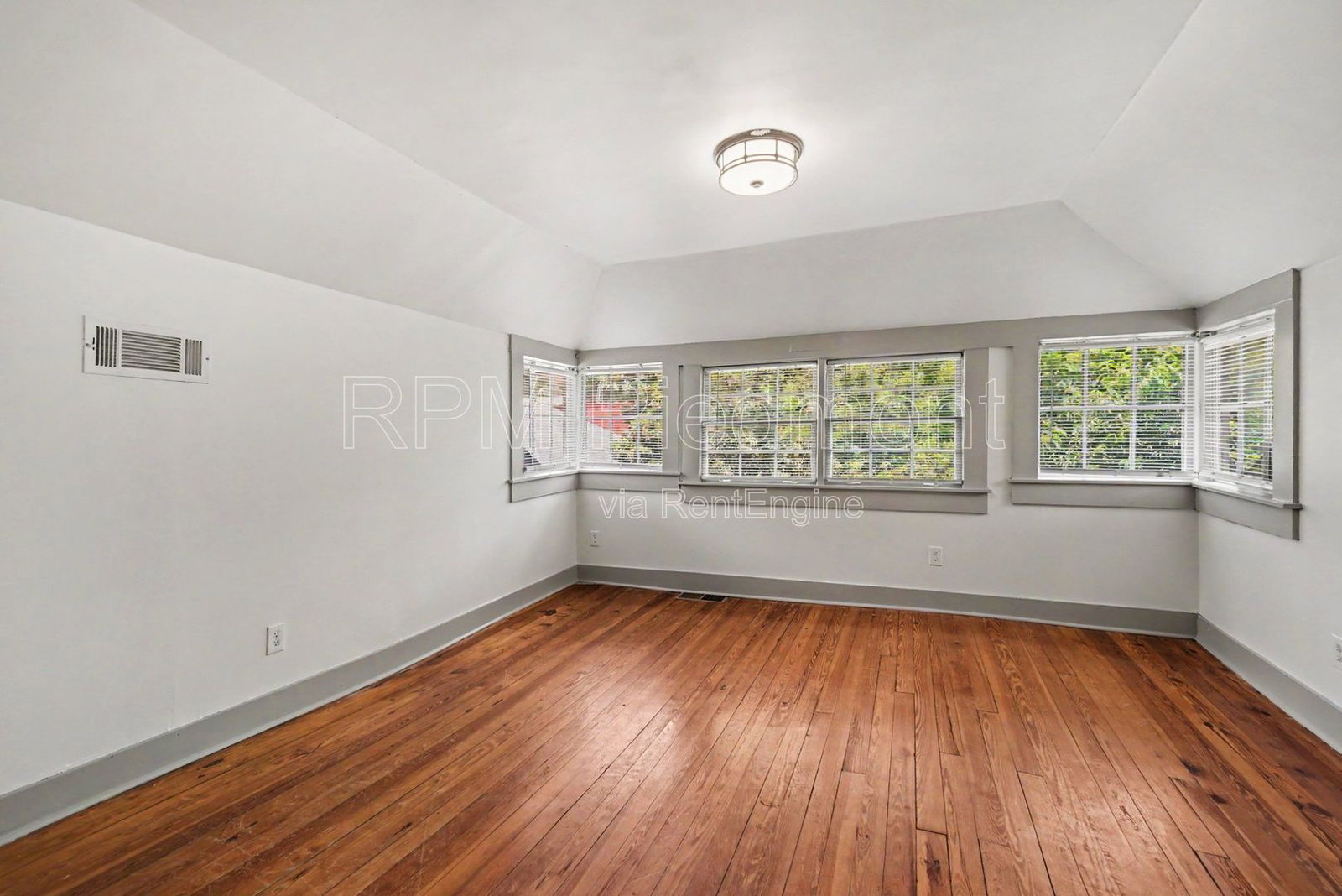 Gallery Image 19