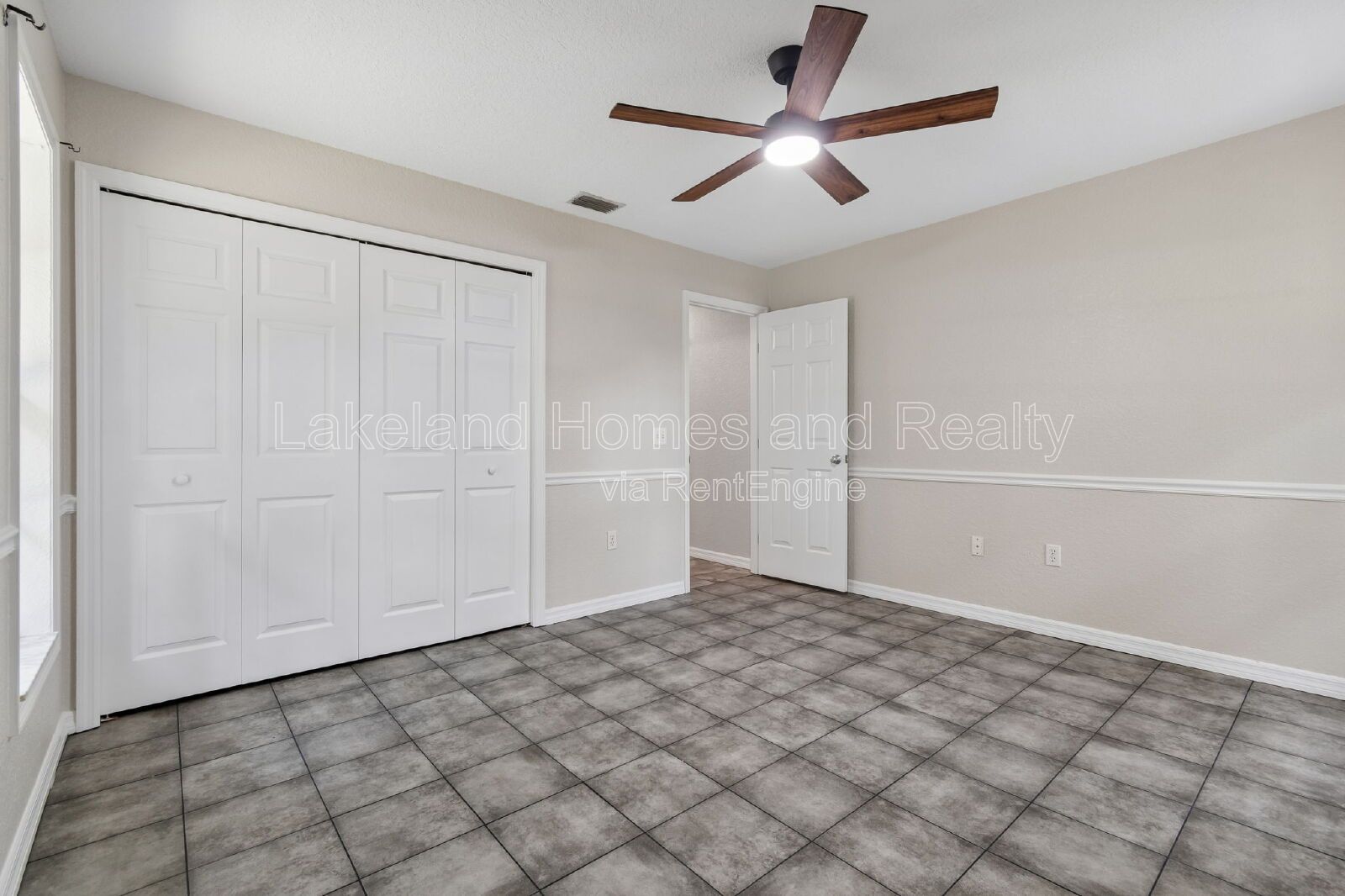 Gallery Image 33