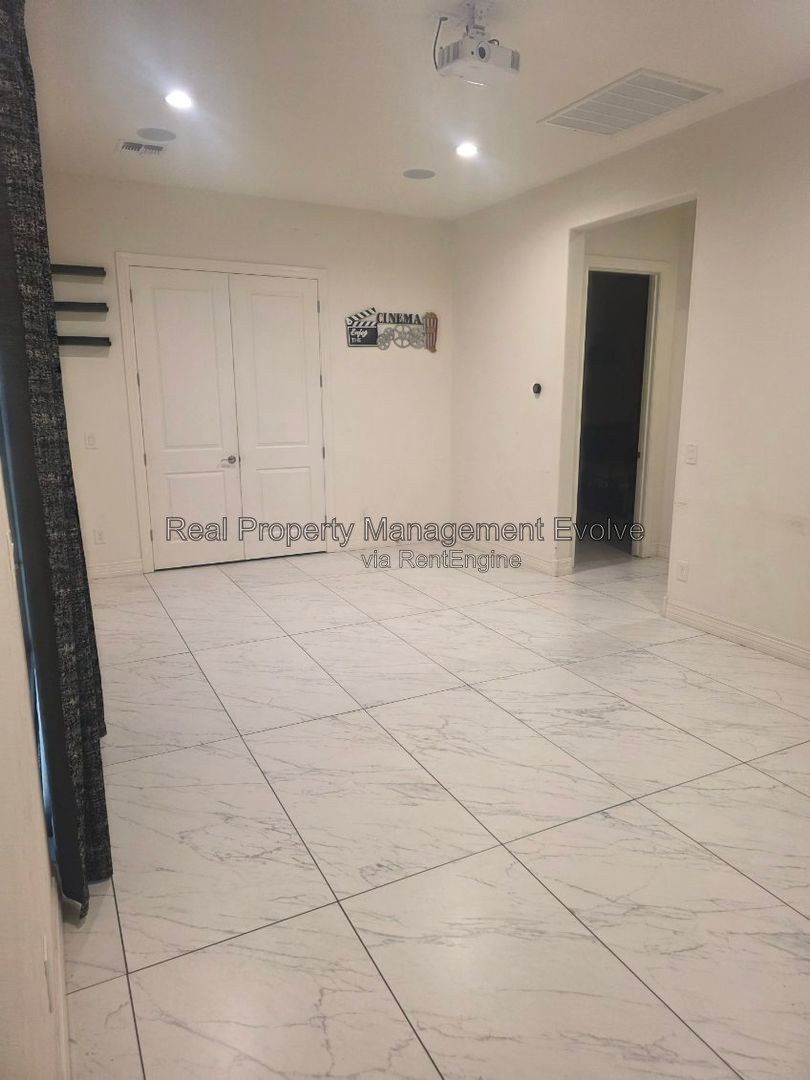 Gallery Image 36