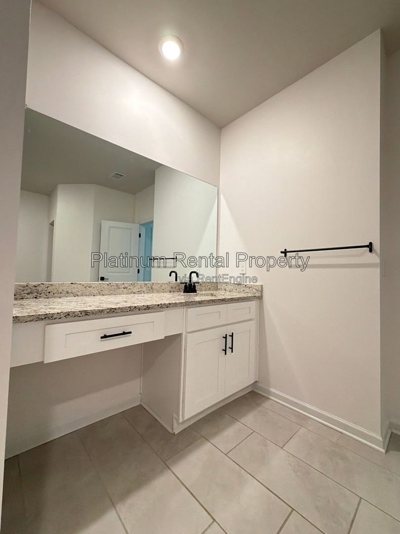 Gallery Image 17