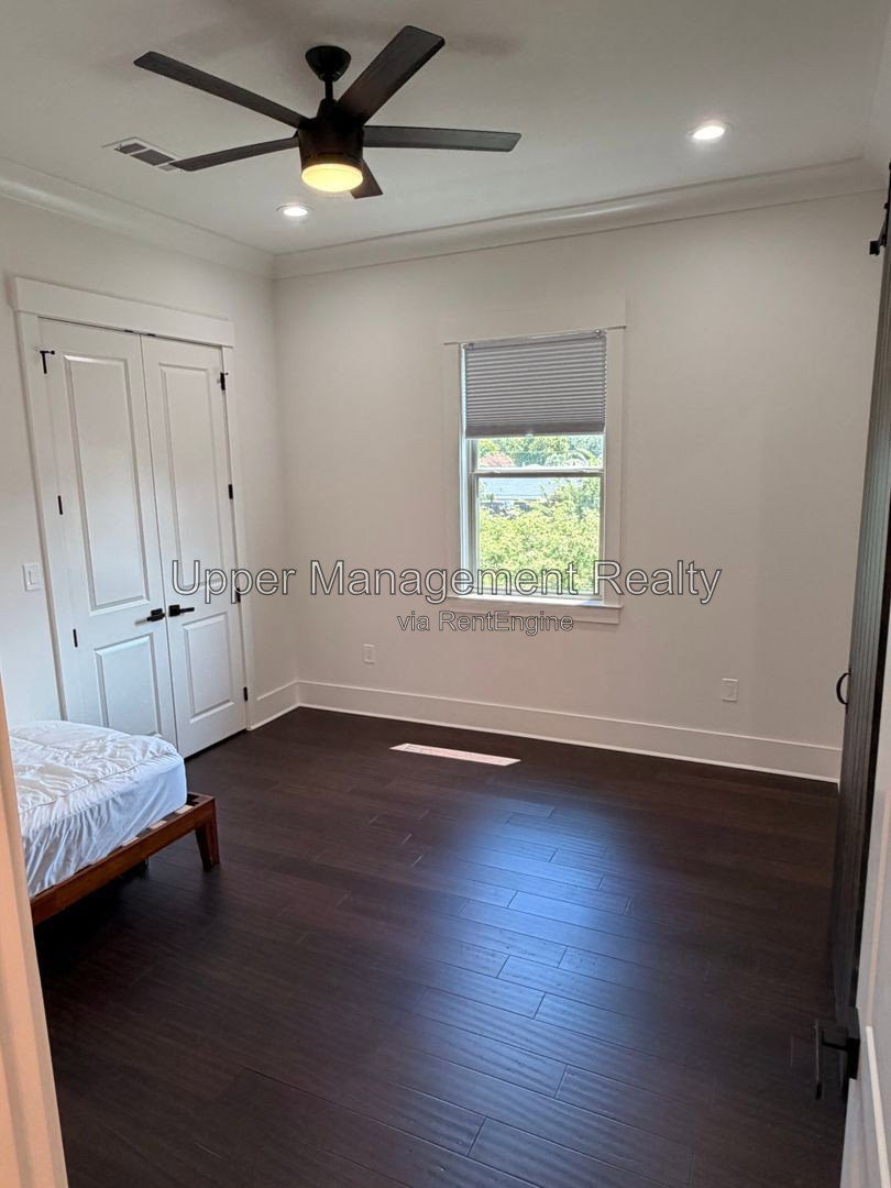 Gallery Image 25