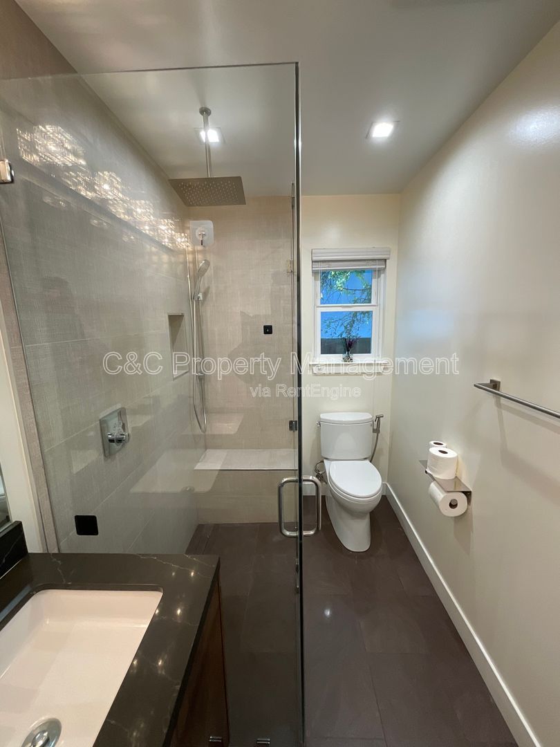 Gallery Image 17