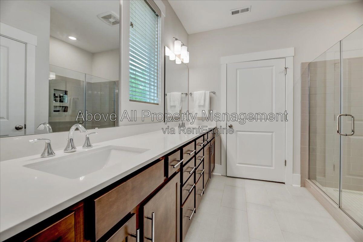 Gallery Image 21