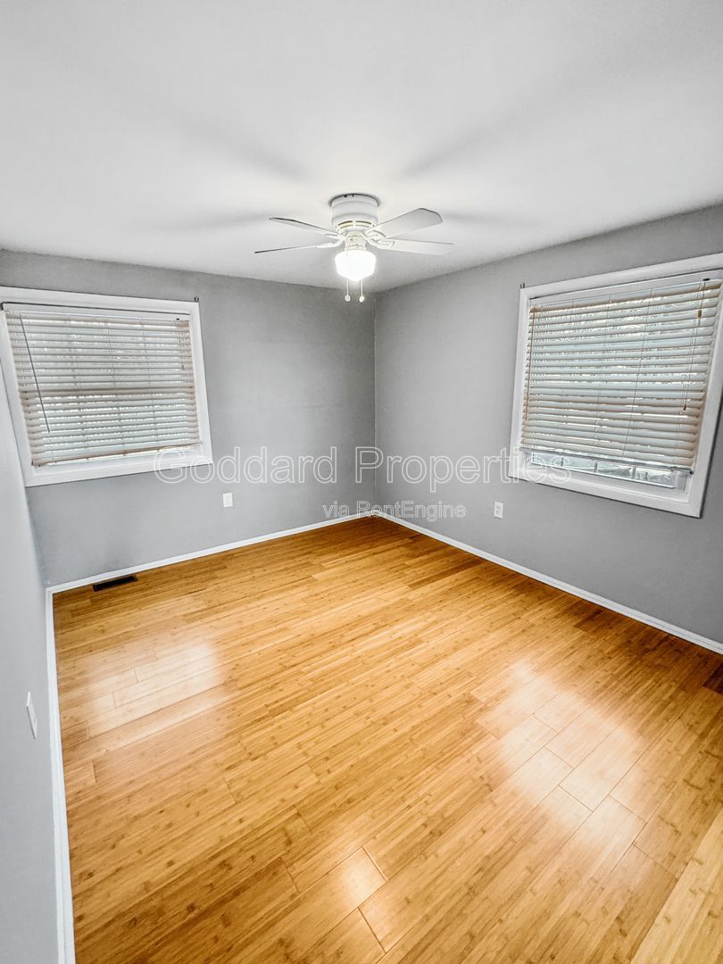 Gallery Image 16