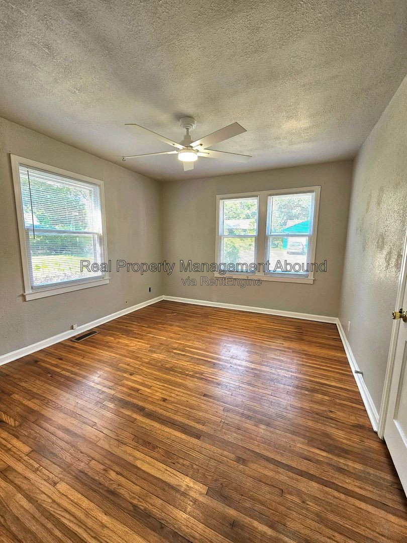 Gallery Image 16
