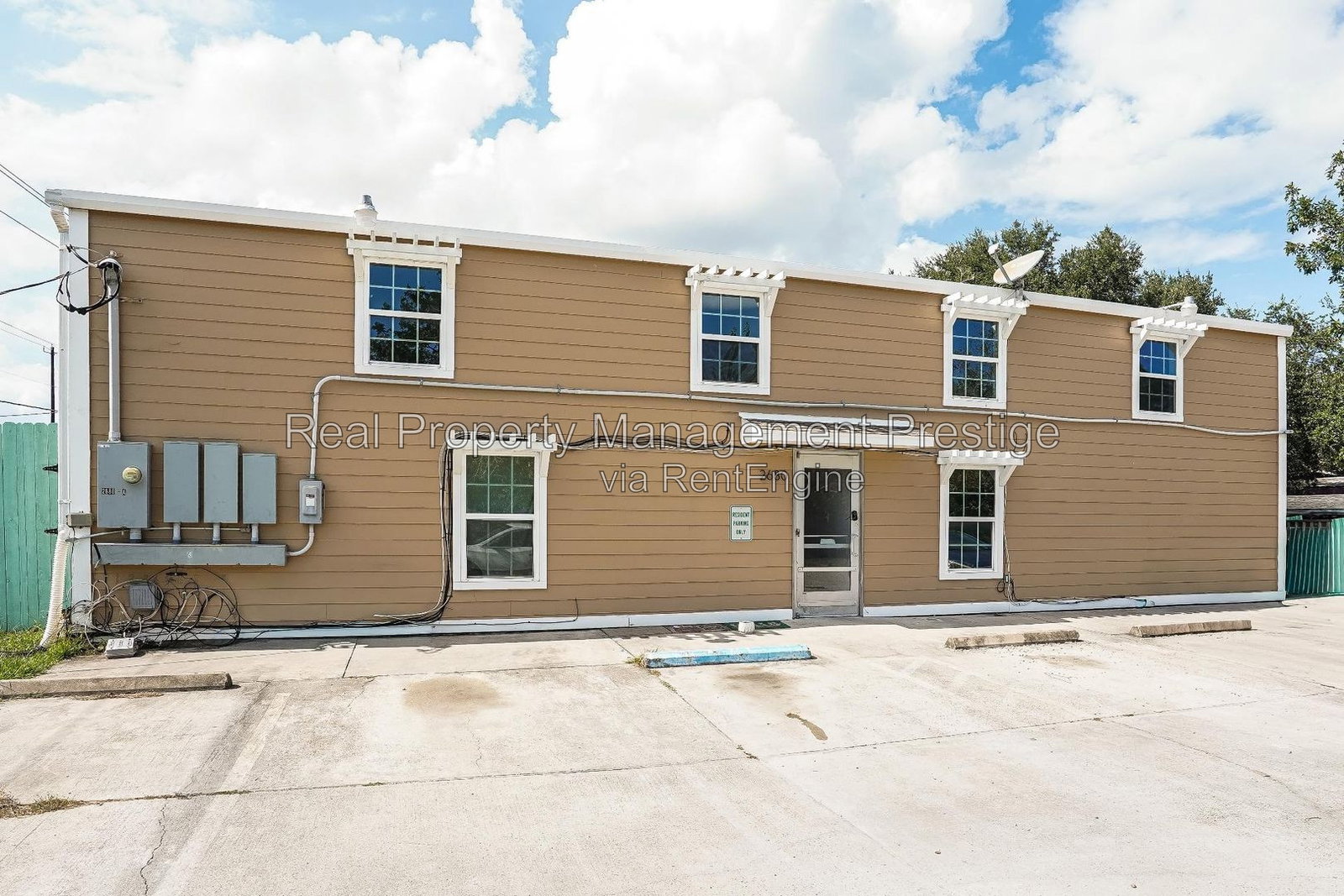 2 Bedroom Multi-Family Home – 2680 FM 517 #7, San Leon, TX 77539