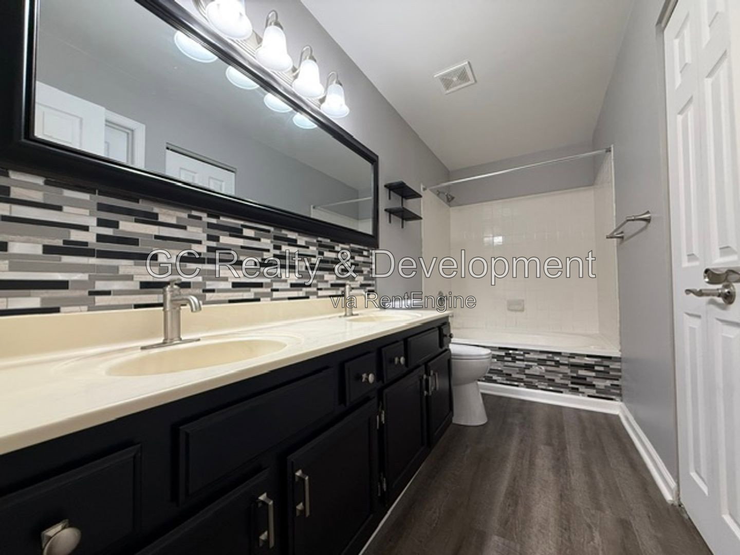 Gallery Image 15