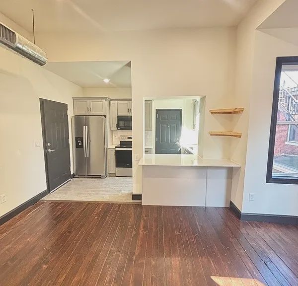 Gallery Image 0