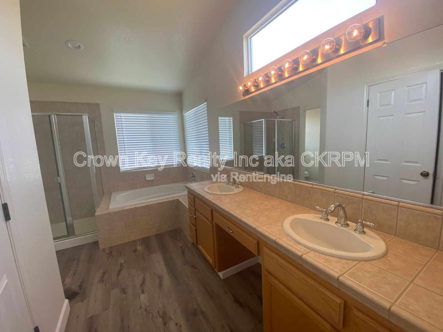Gallery Image 18