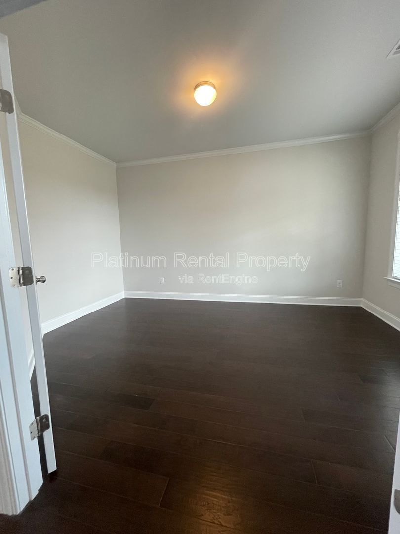 Gallery Image 16