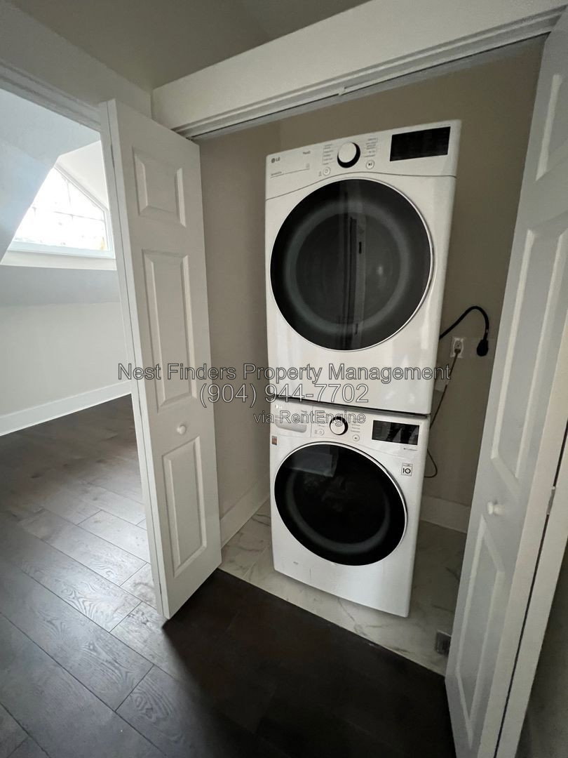 Gallery Image 16
