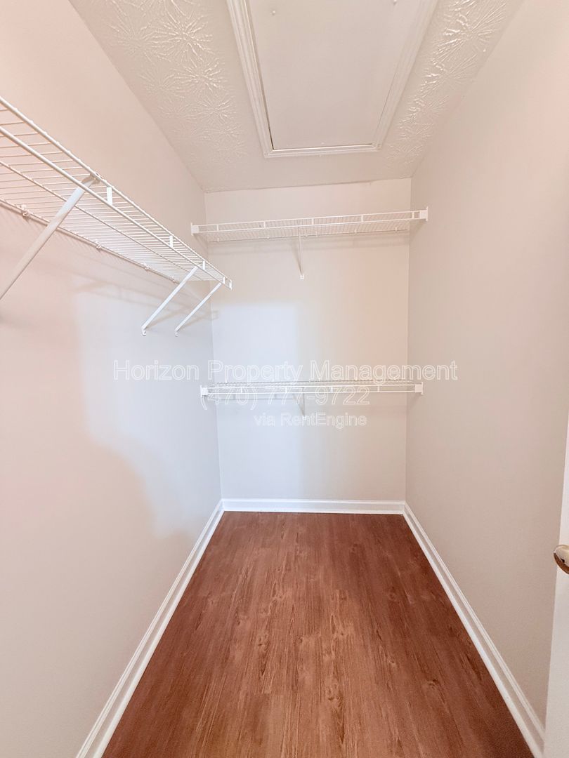 Gallery Image 16