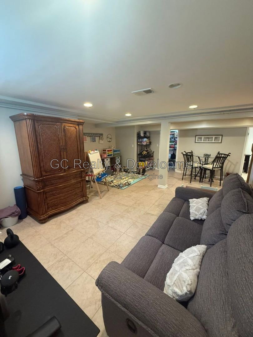 Gallery Image 18