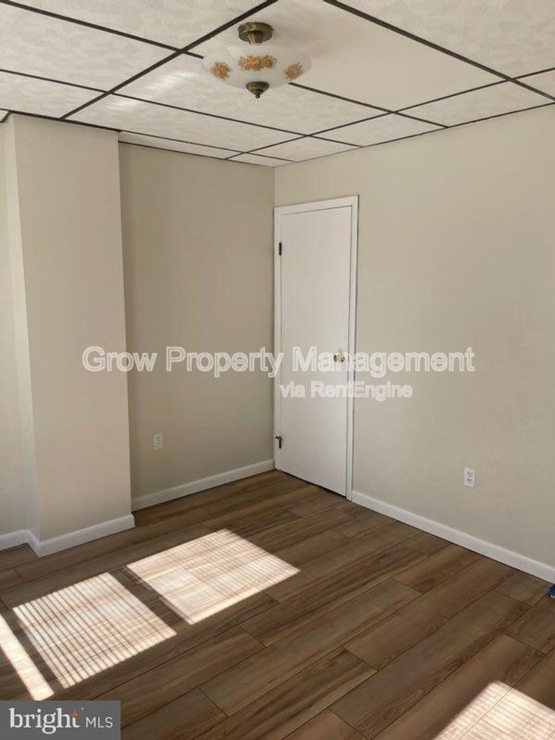 Gallery Image 17