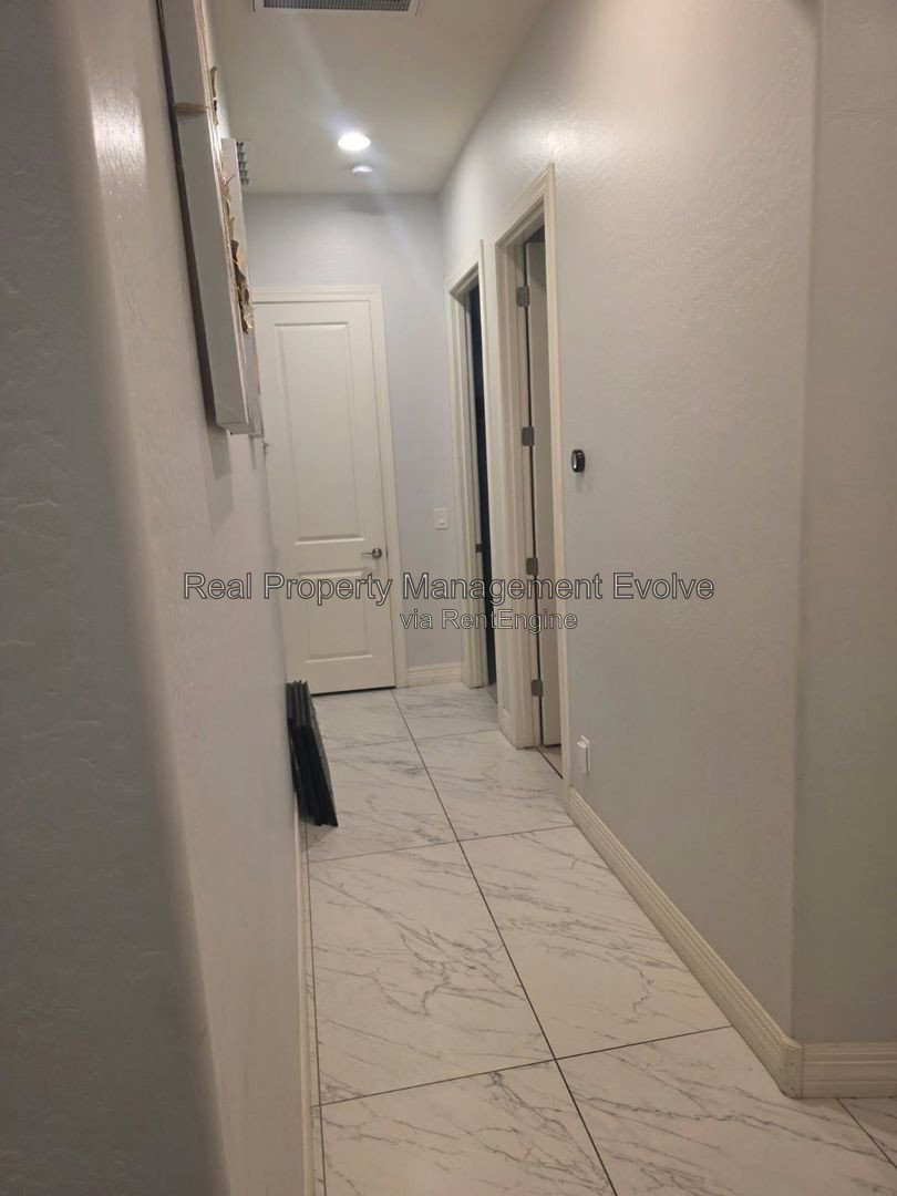 Gallery Image 30