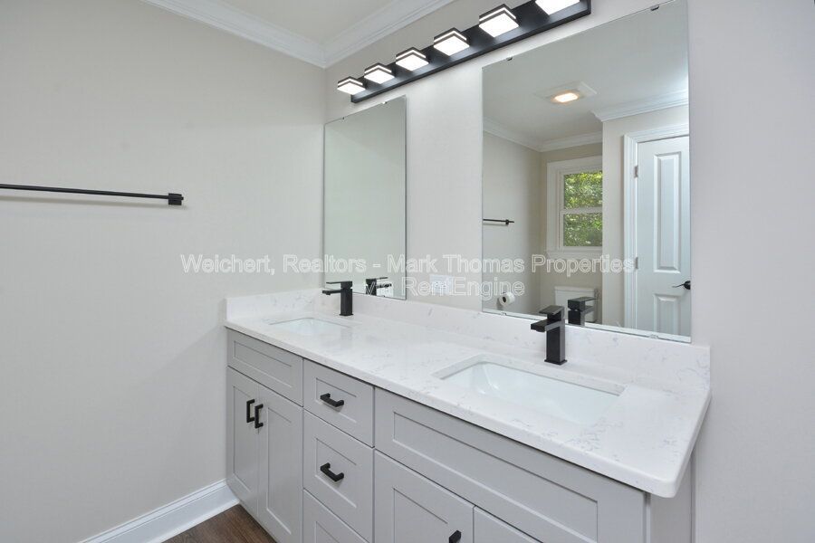 Gallery Image 20