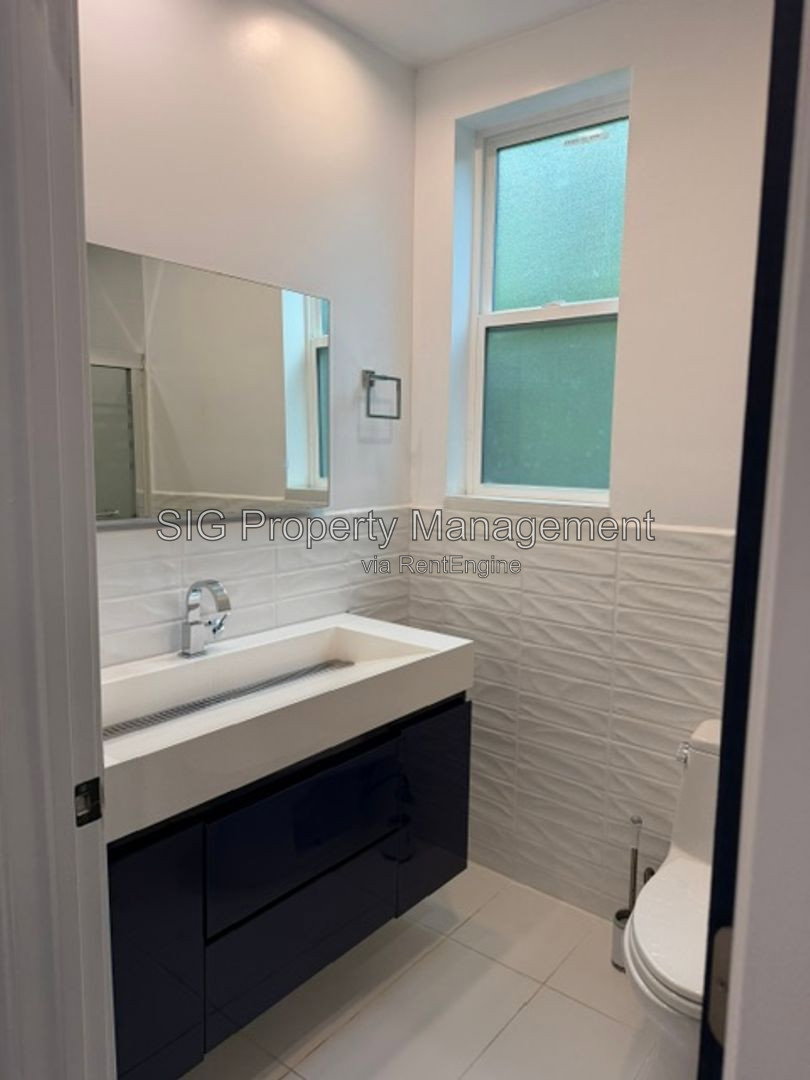 Gallery Image 14