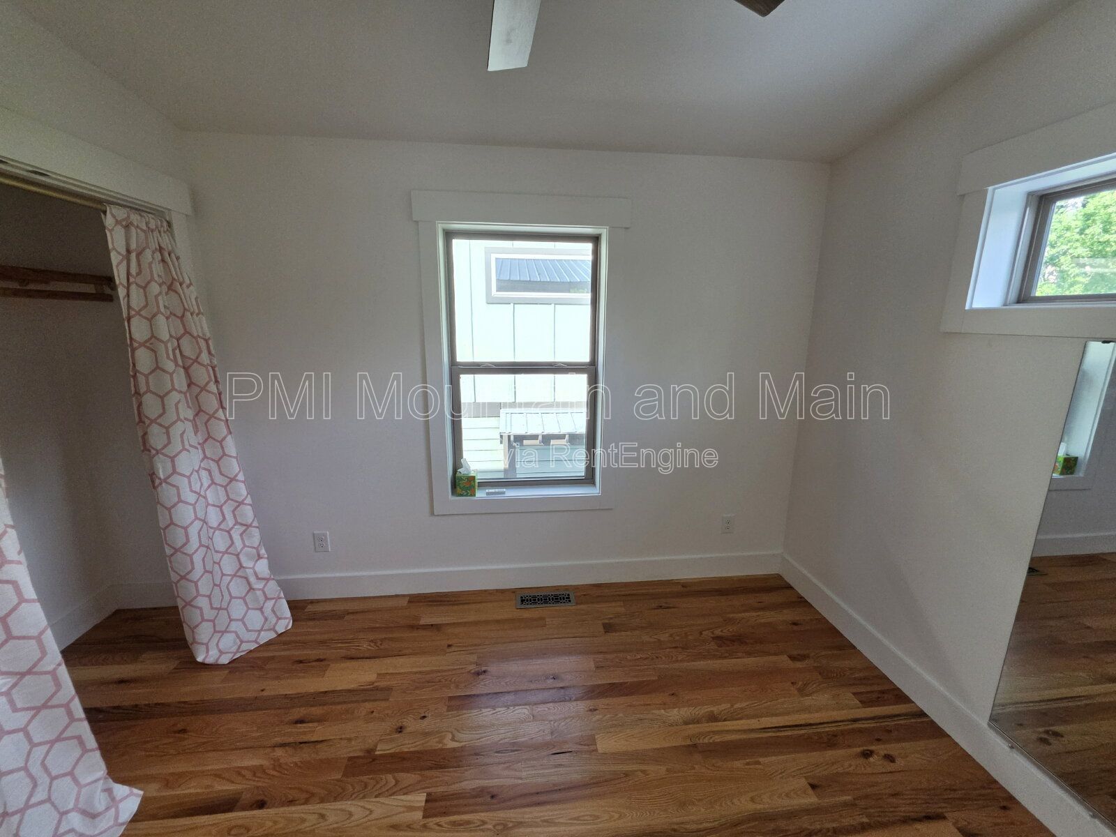 Gallery Image 37