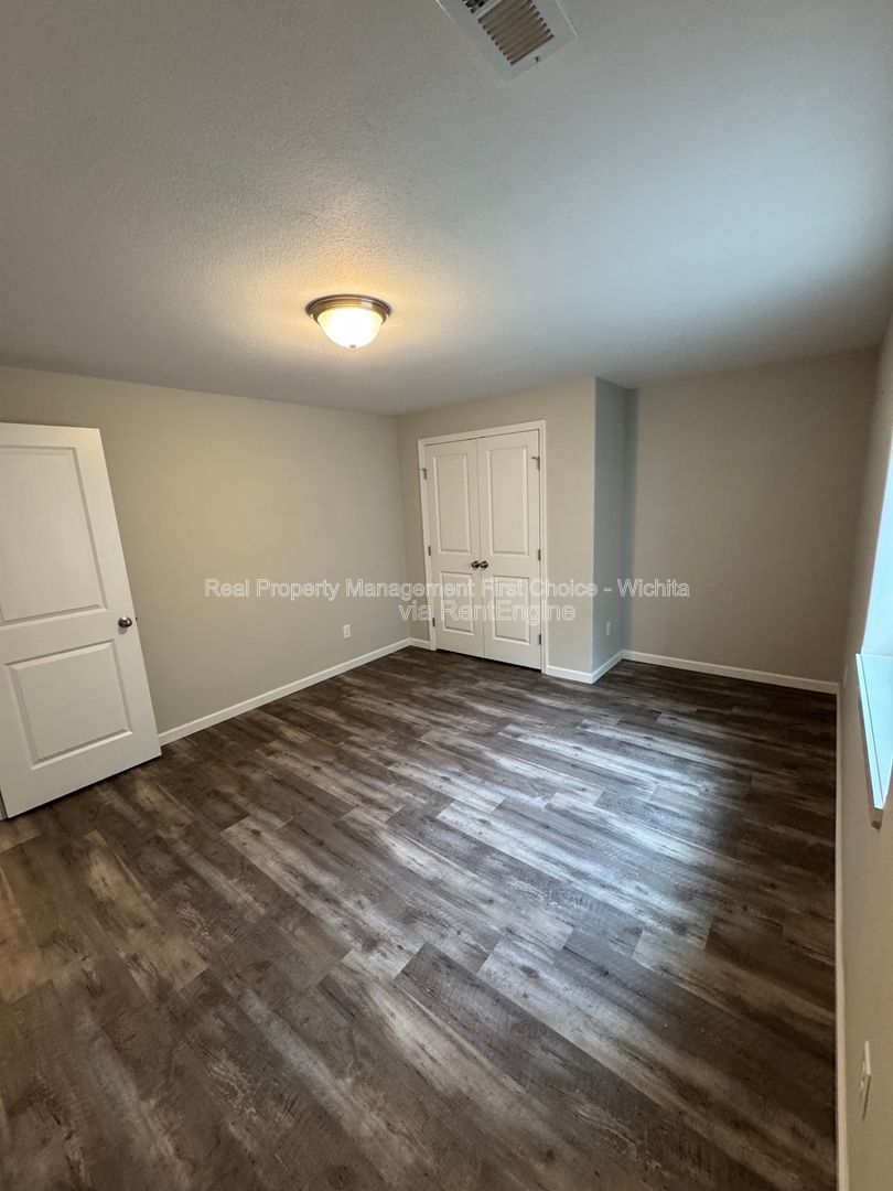 Gallery Image 33