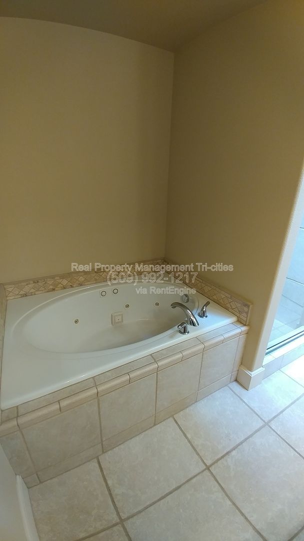 Gallery Image 28