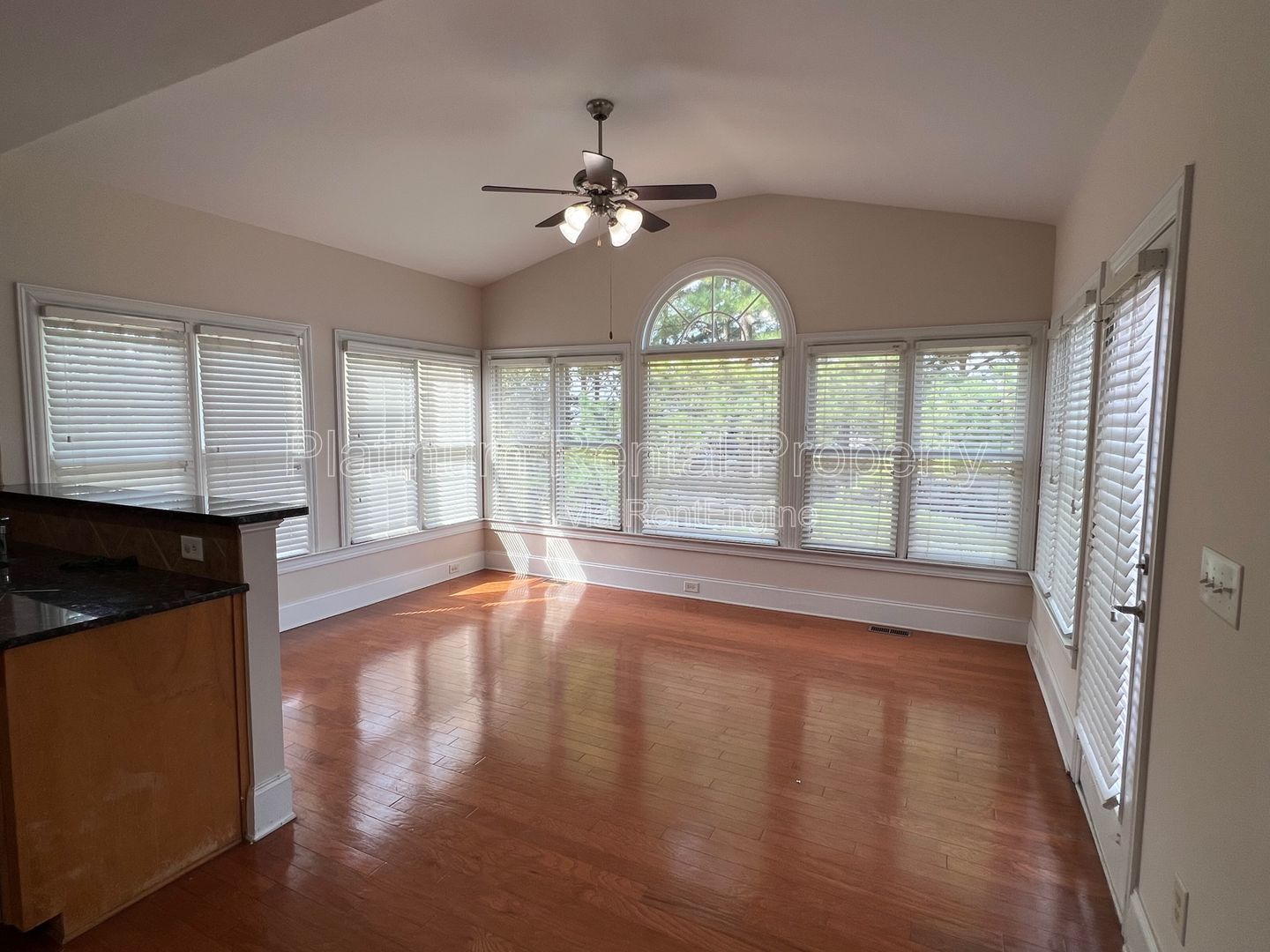 Gallery Image 16