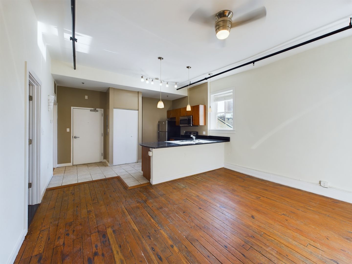 Gallery Image 0
