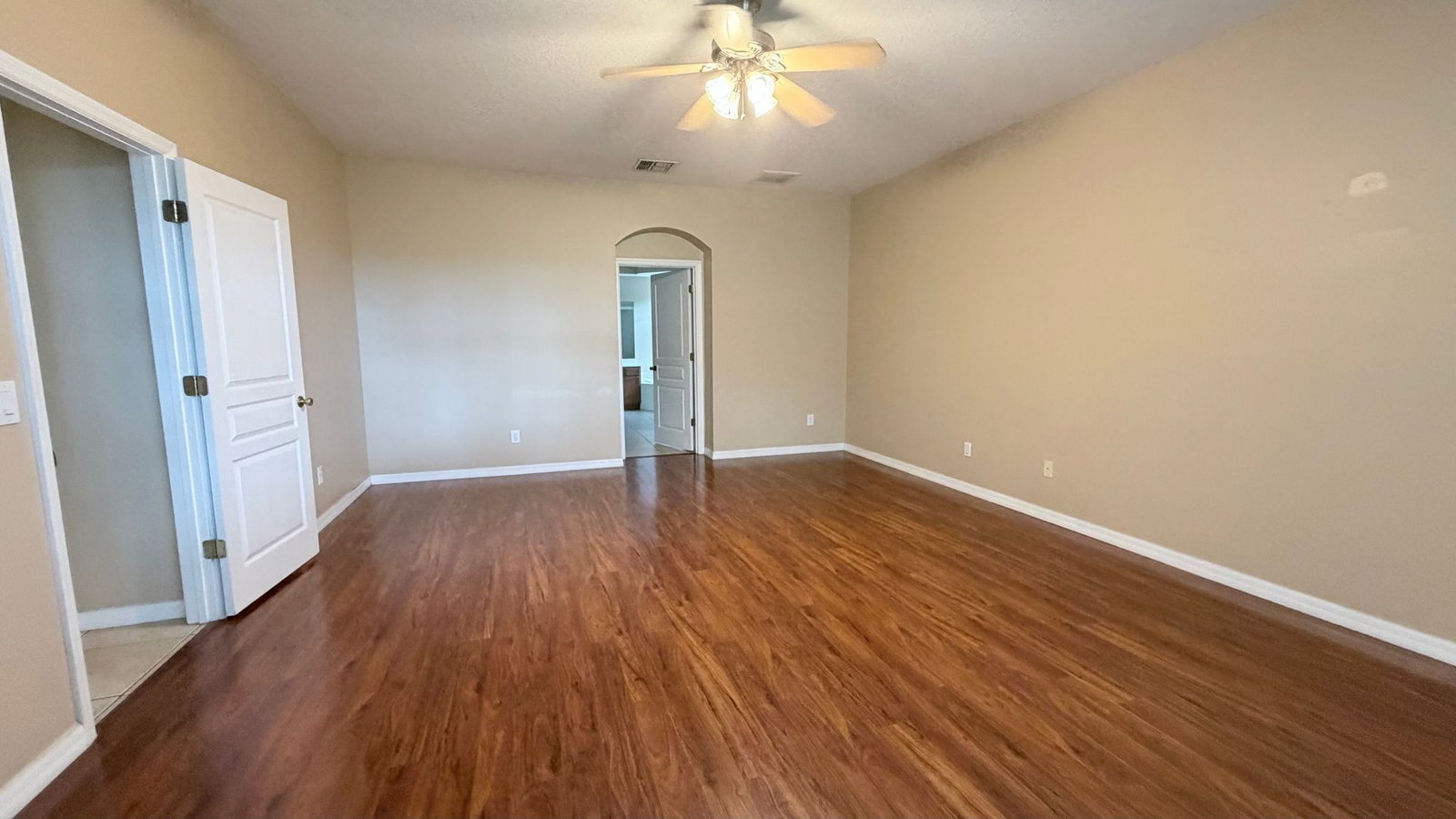 Gallery Image 16