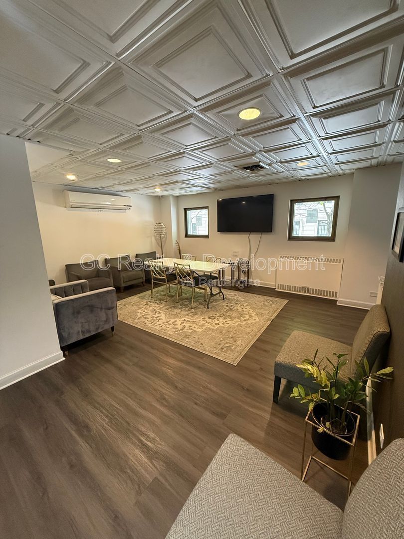 Gallery Image 9