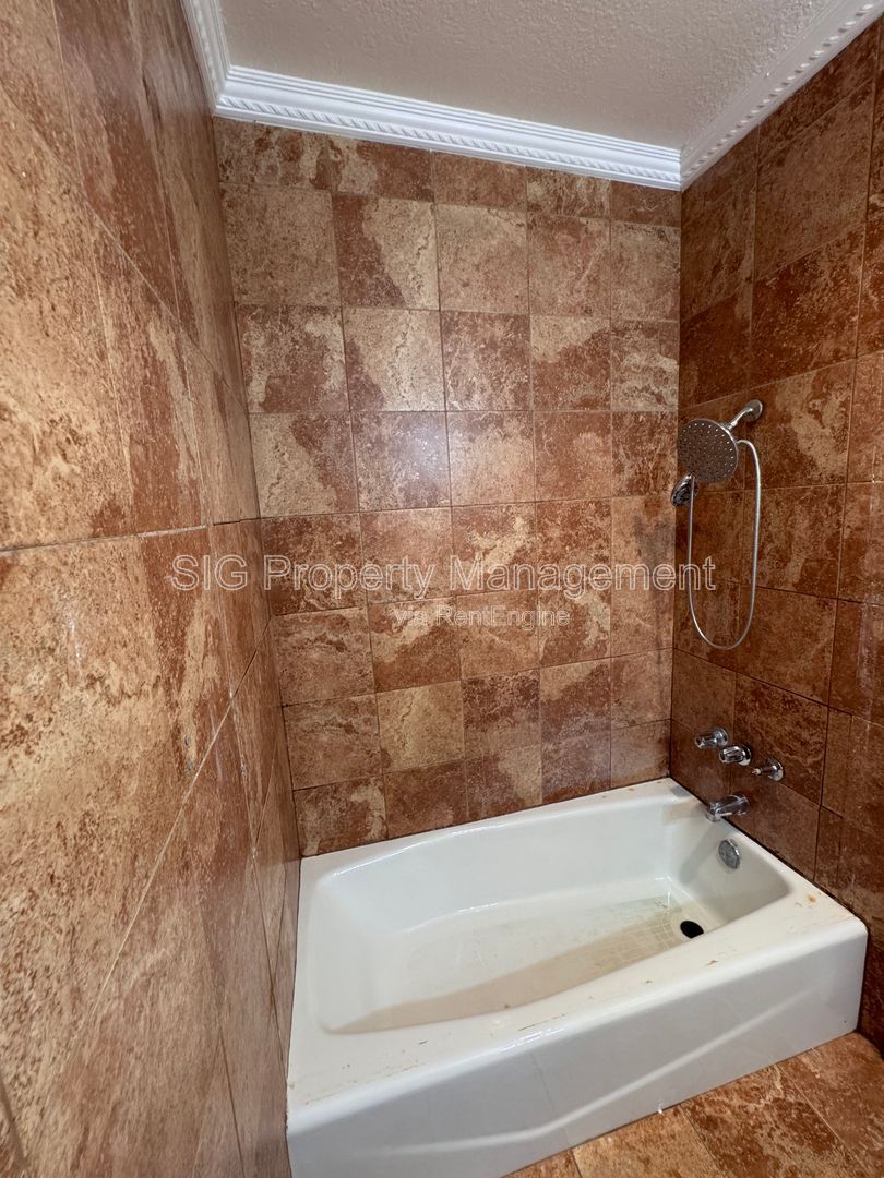 Gallery Image 16
