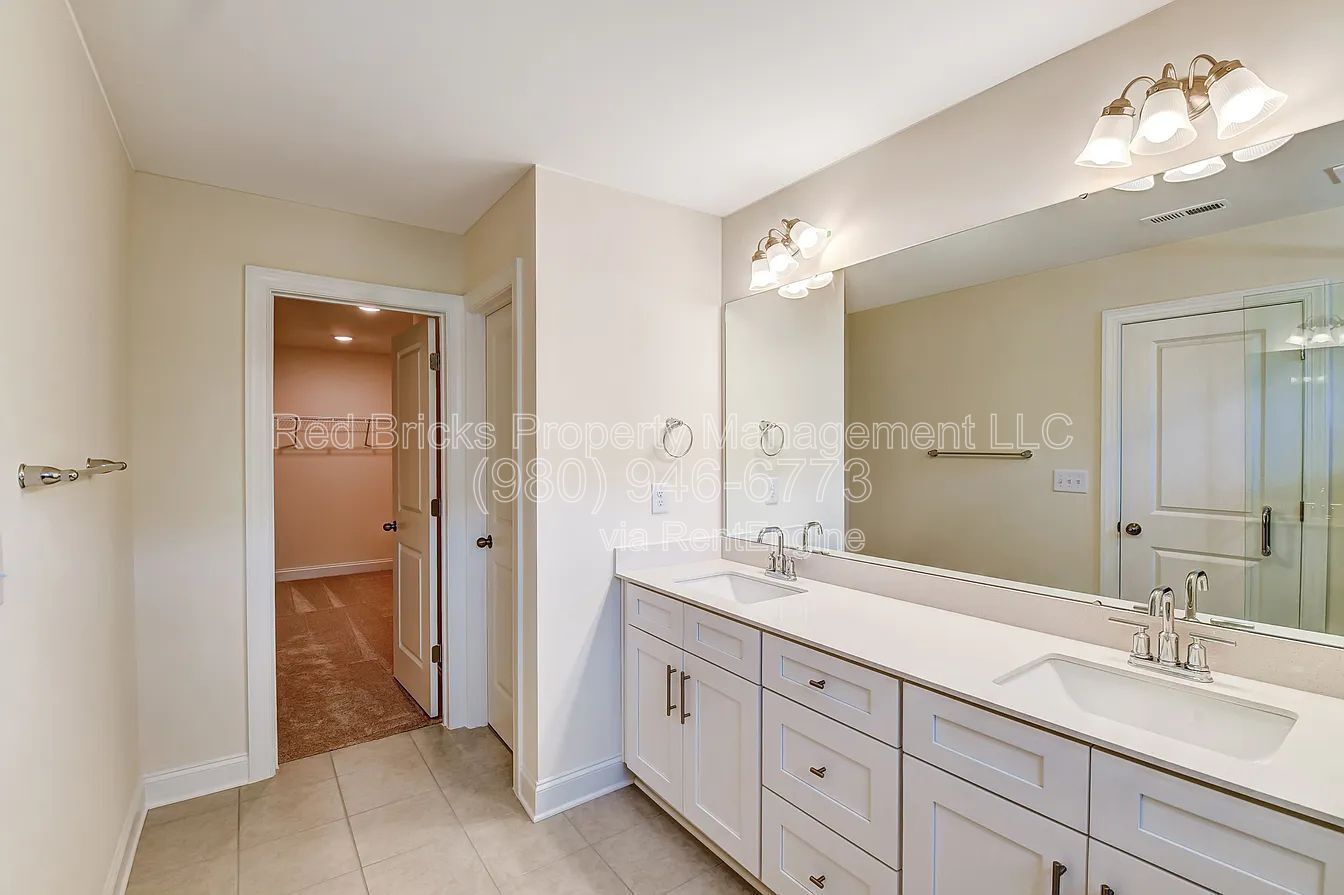 Gallery Image 23