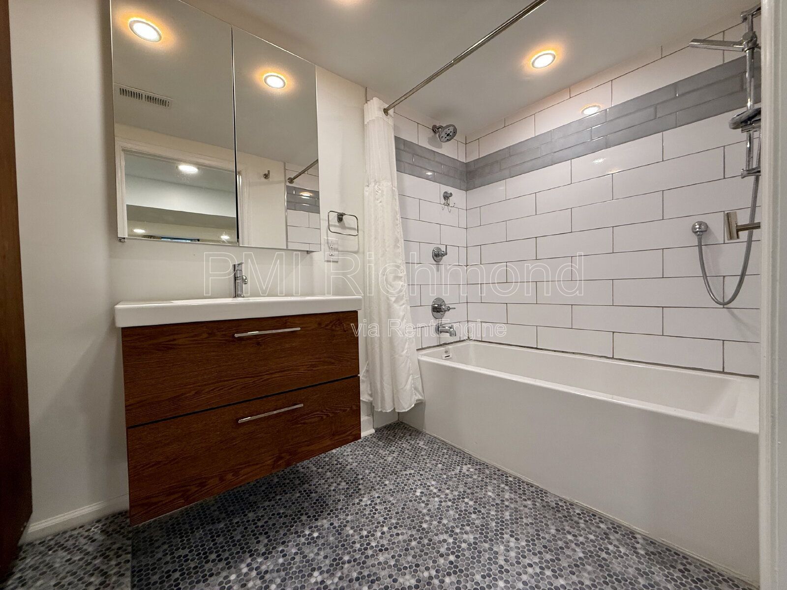 Gallery Image 19