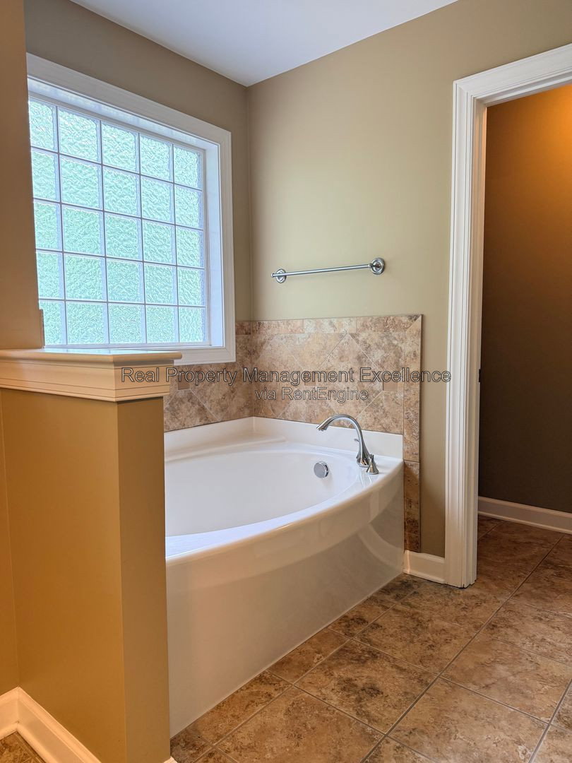 Gallery Image 36