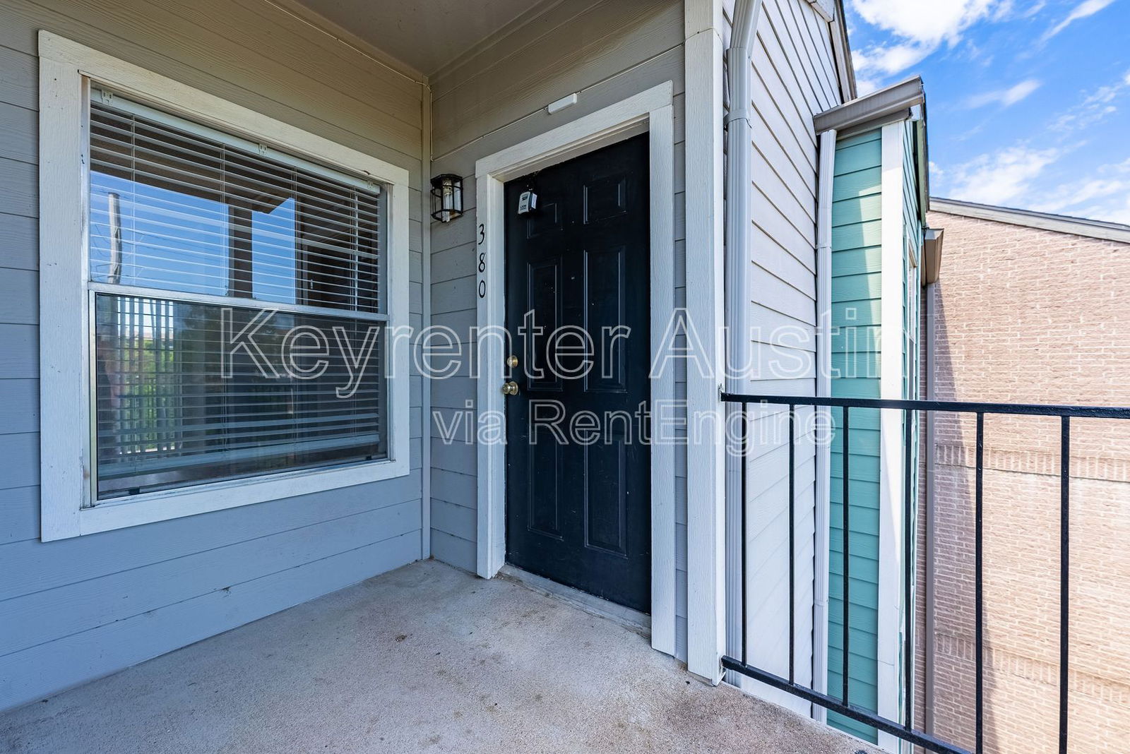 Gallery Image 0