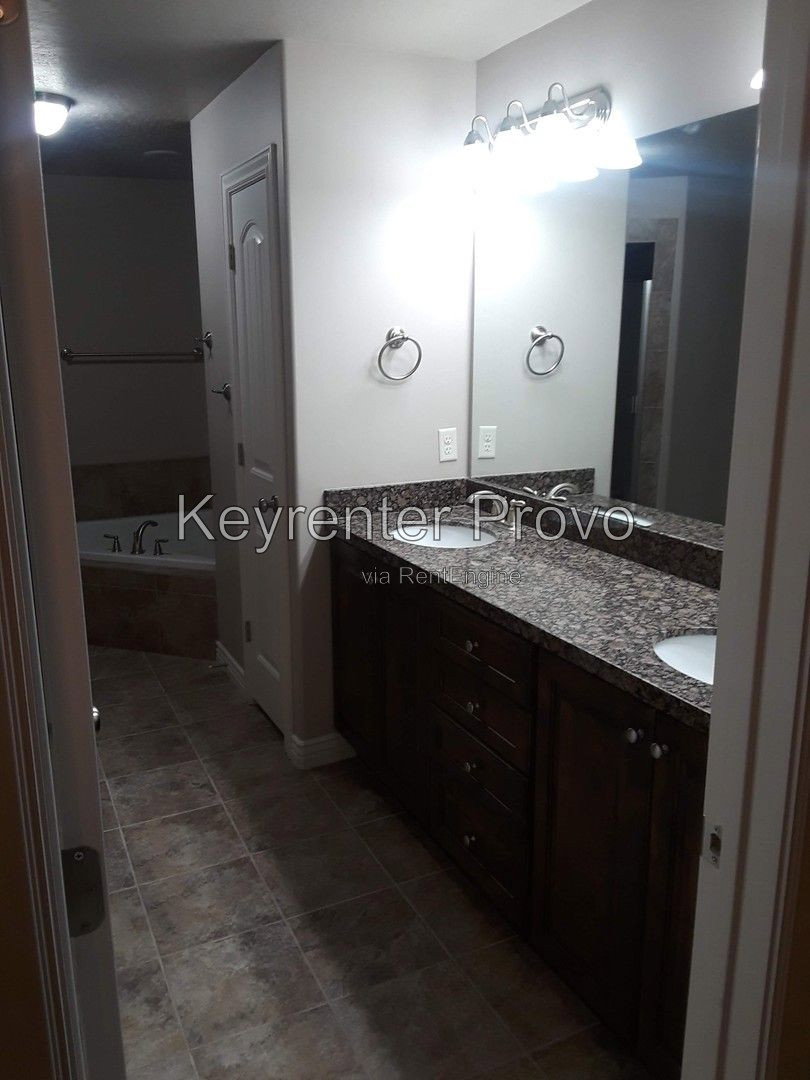 Gallery Image 16