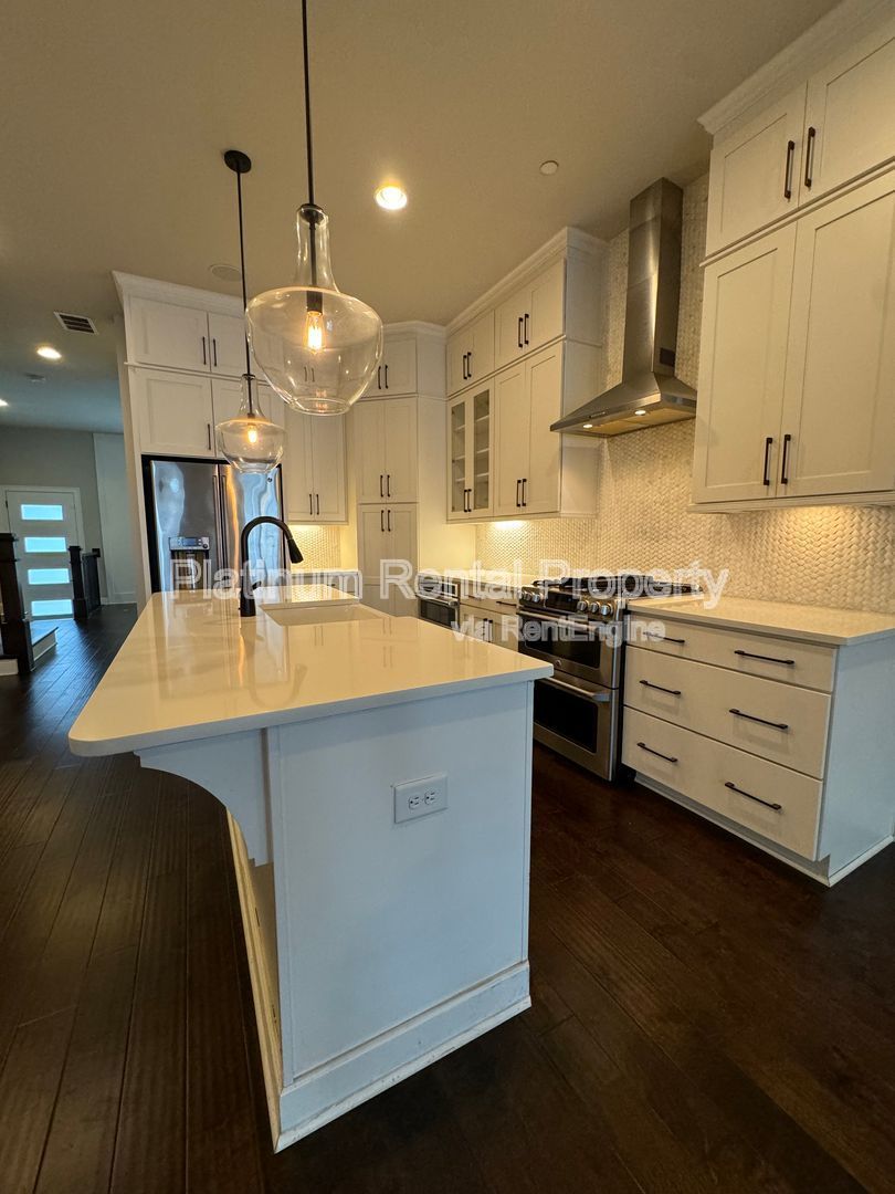 Gallery Image 13