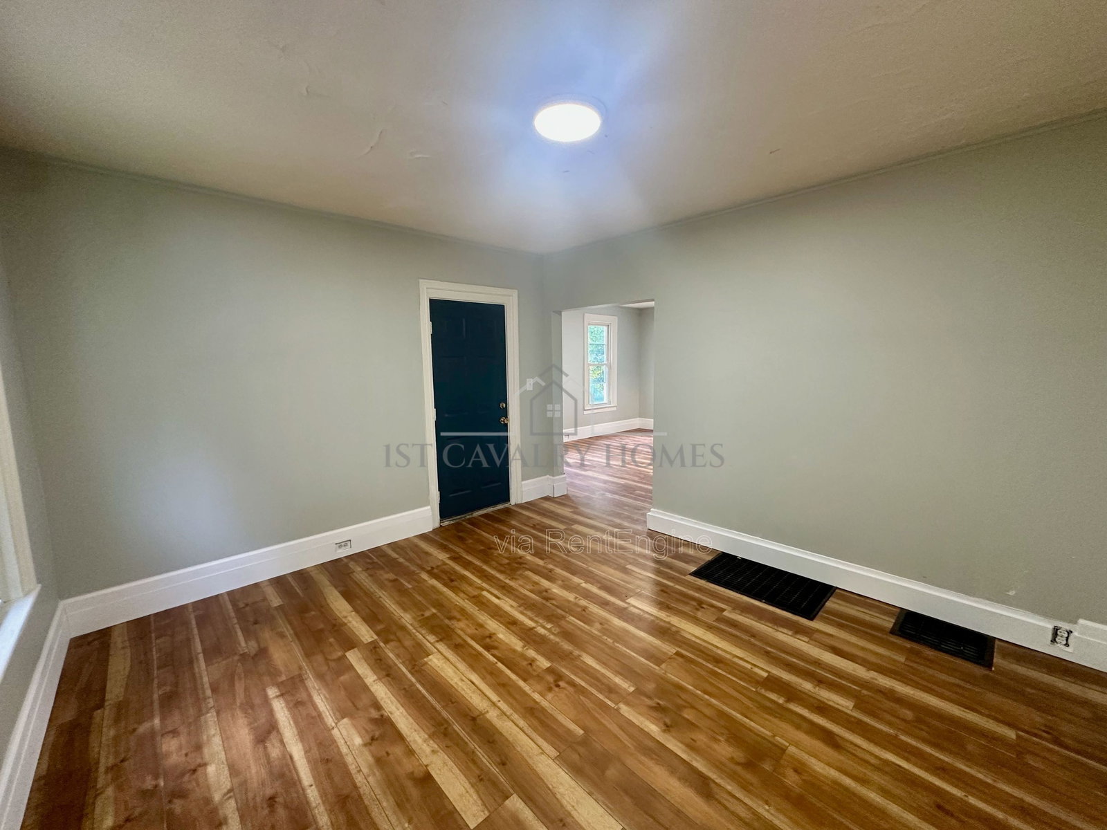 Gallery Image 0