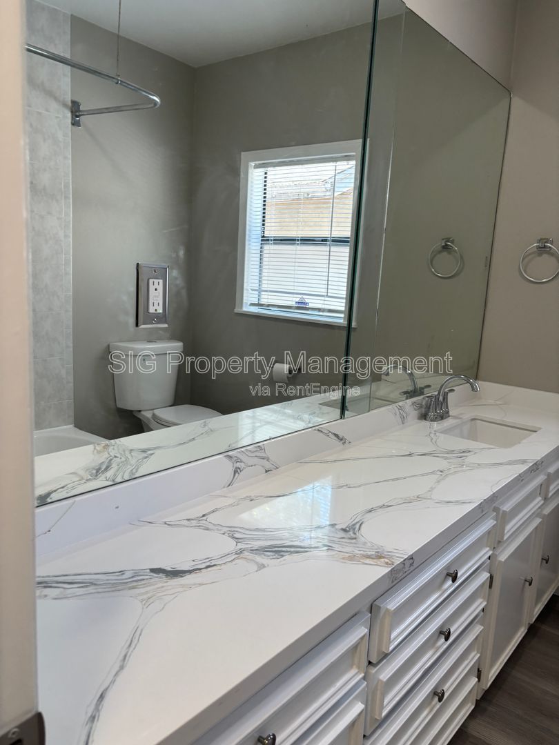 Gallery Image 13