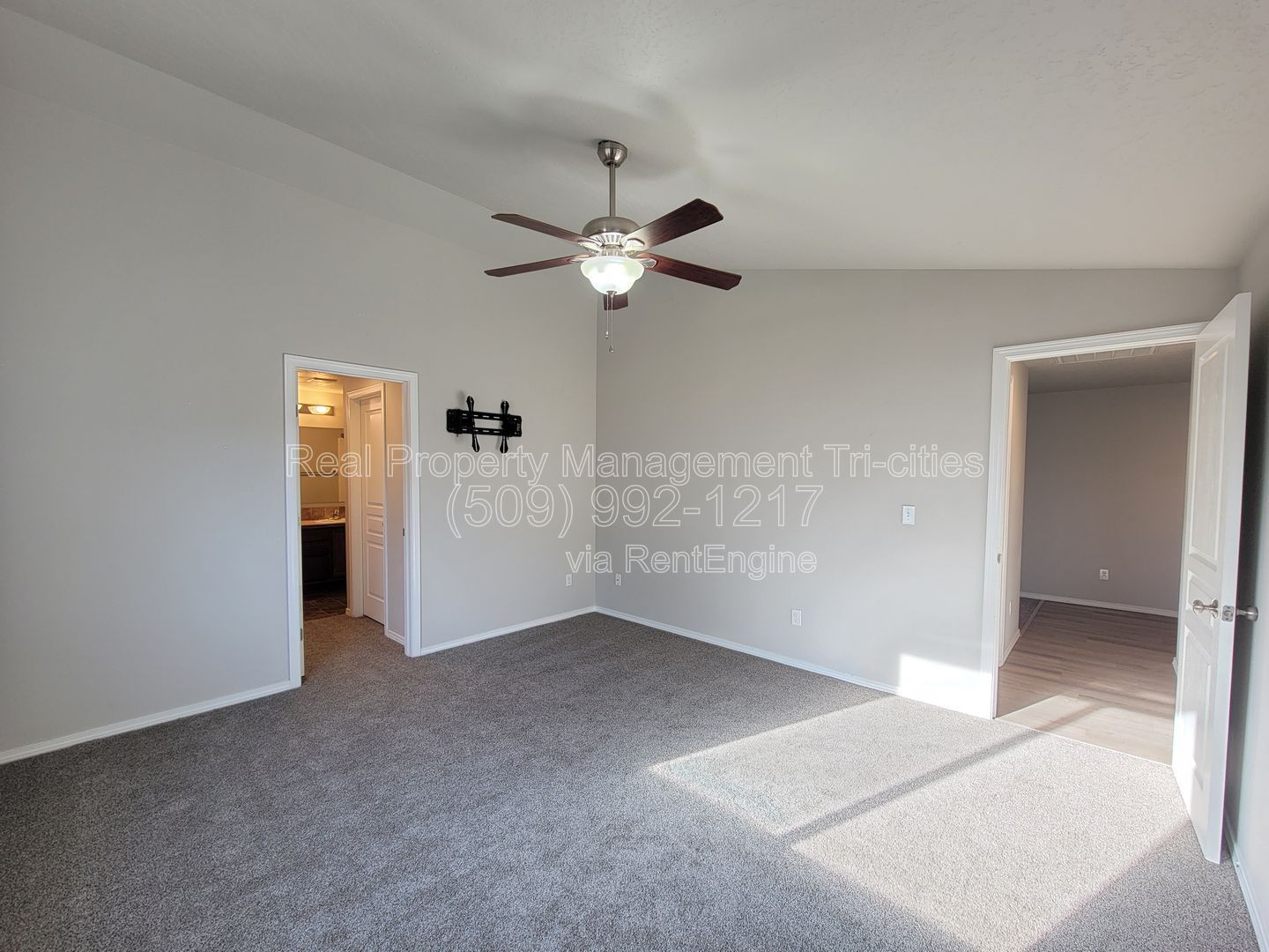 Gallery Image 18
