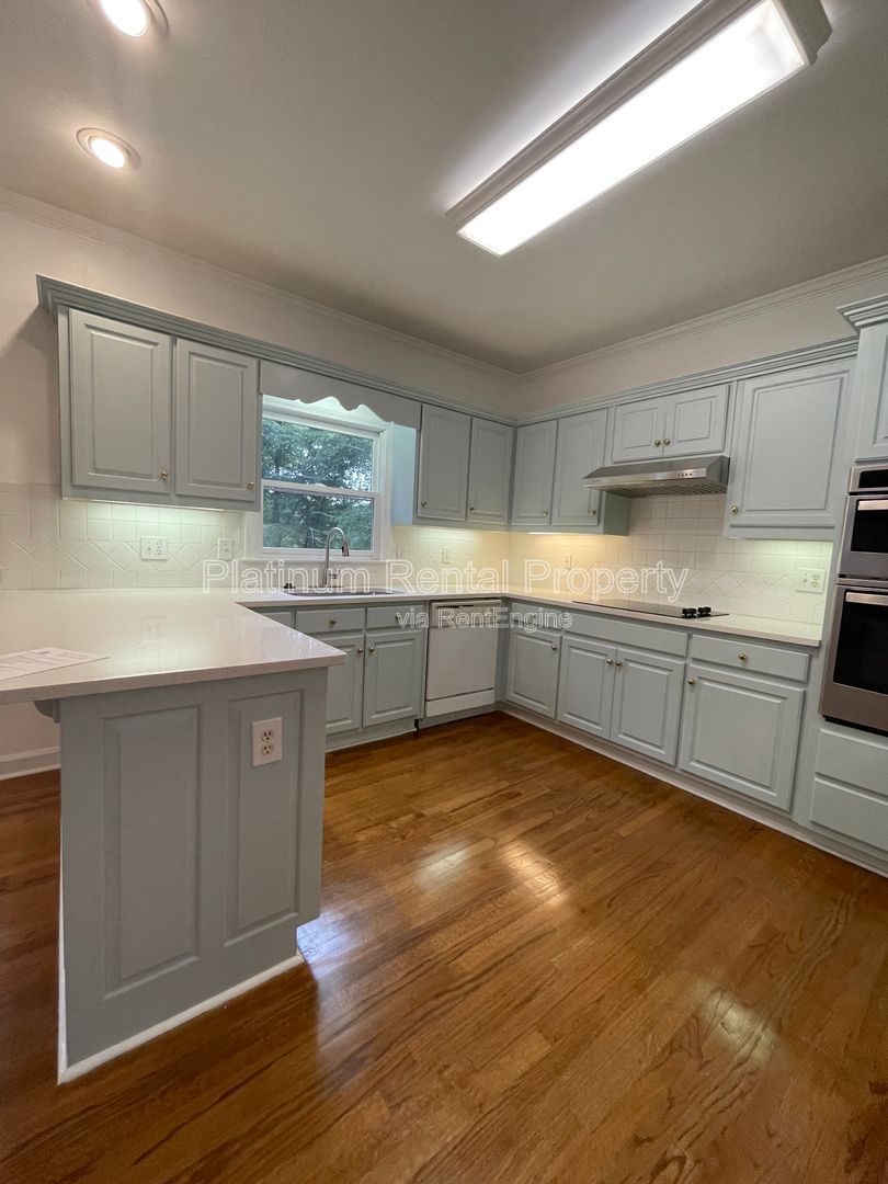 Gallery Image 15