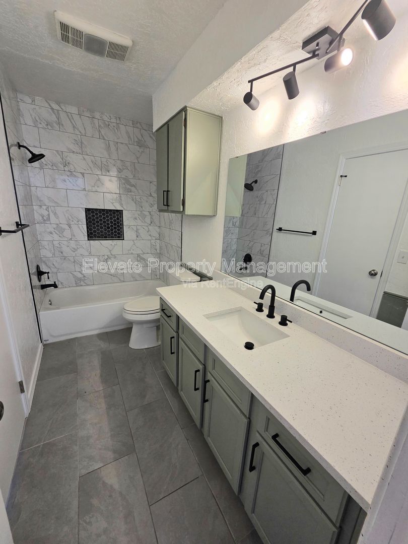 Gallery Image 13