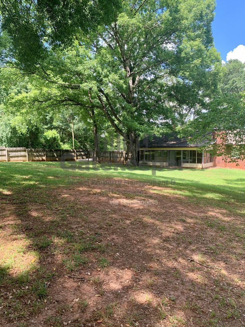 Gallery Image 18