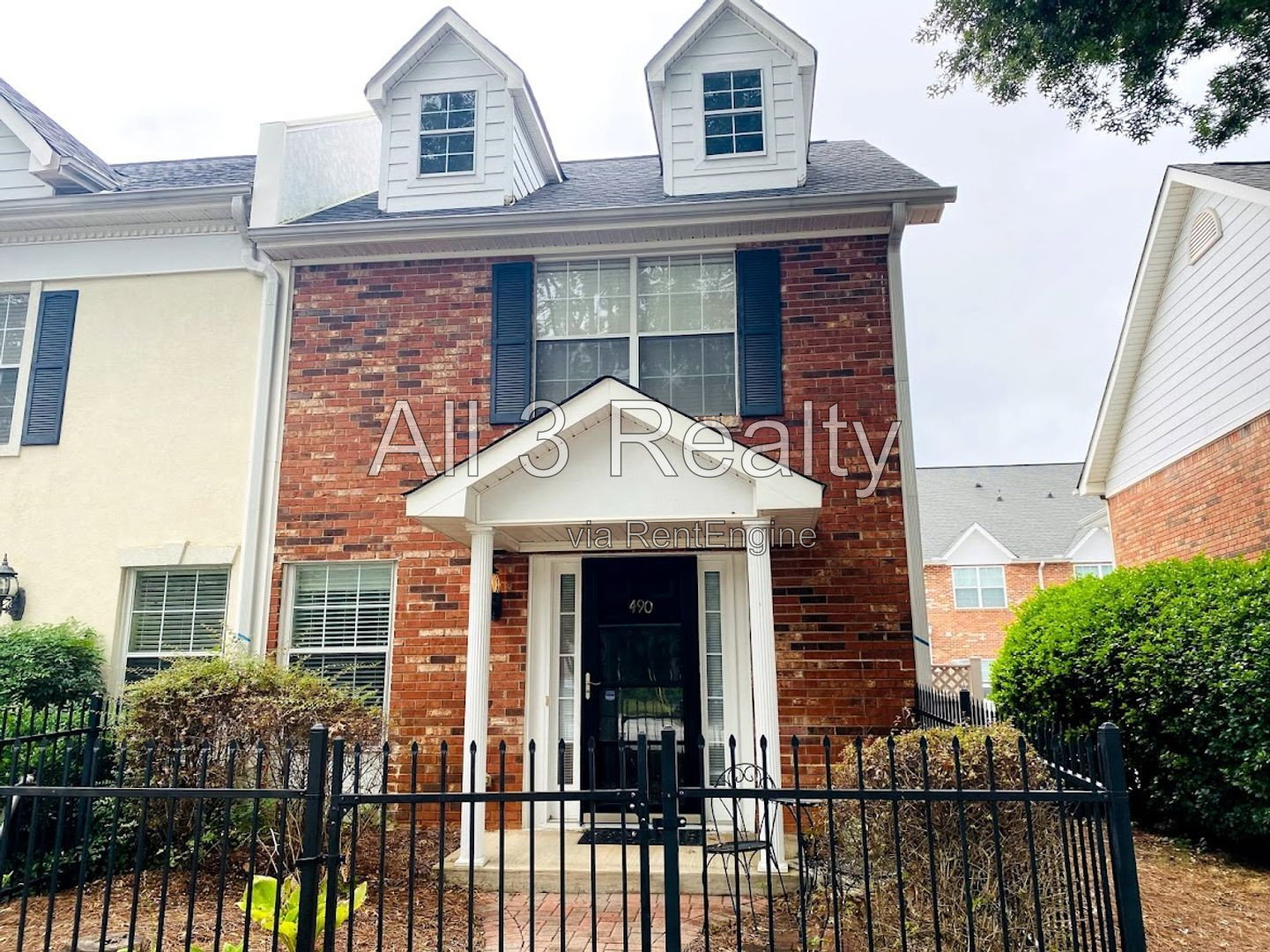 2 Bedroom Townhome – 490 North Jeff Davis Drive, Fayetteville, GA 30214